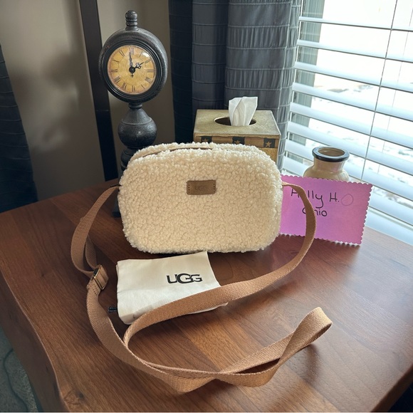 New - UGG Janey II Sherpa Cream Crossbody Bag! - Picture 4 of 13